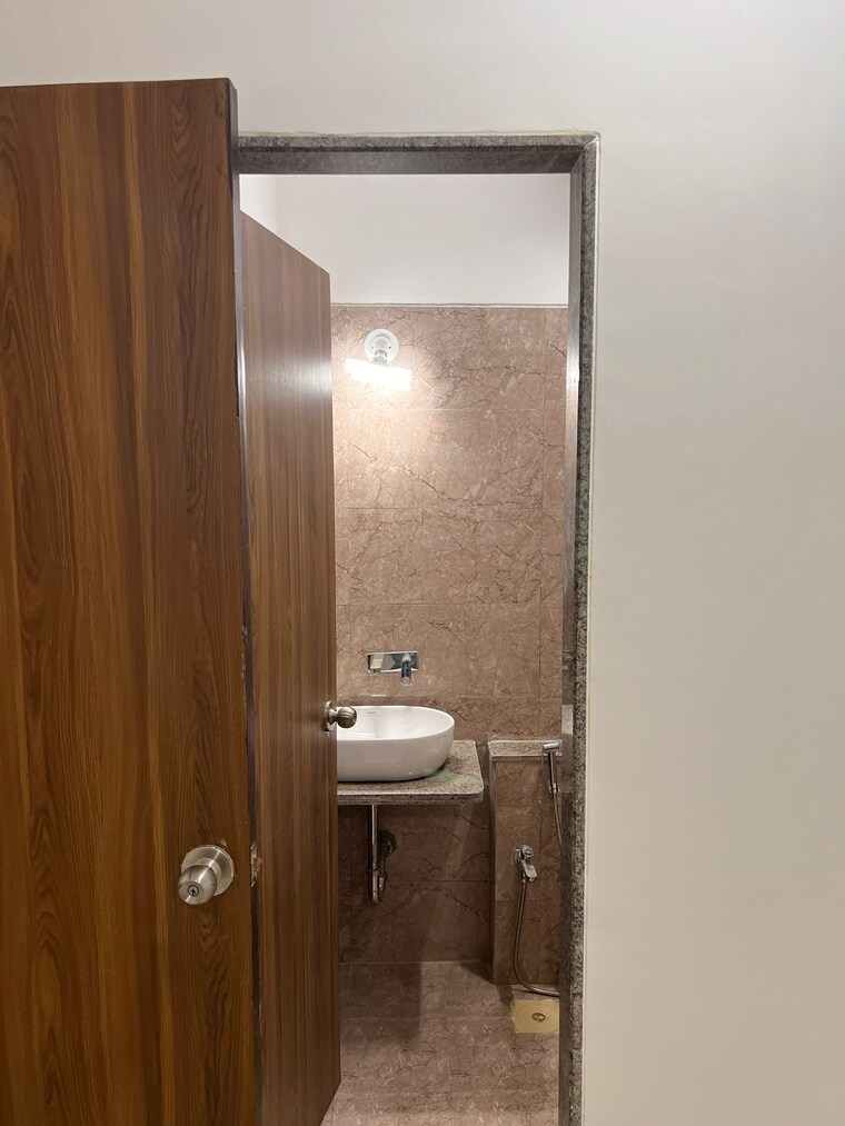 Bathroom, parinee-essence 2.5 Bedroom 660 Sq.Ft. Apartment In Kandivali West Mumbai 9564820