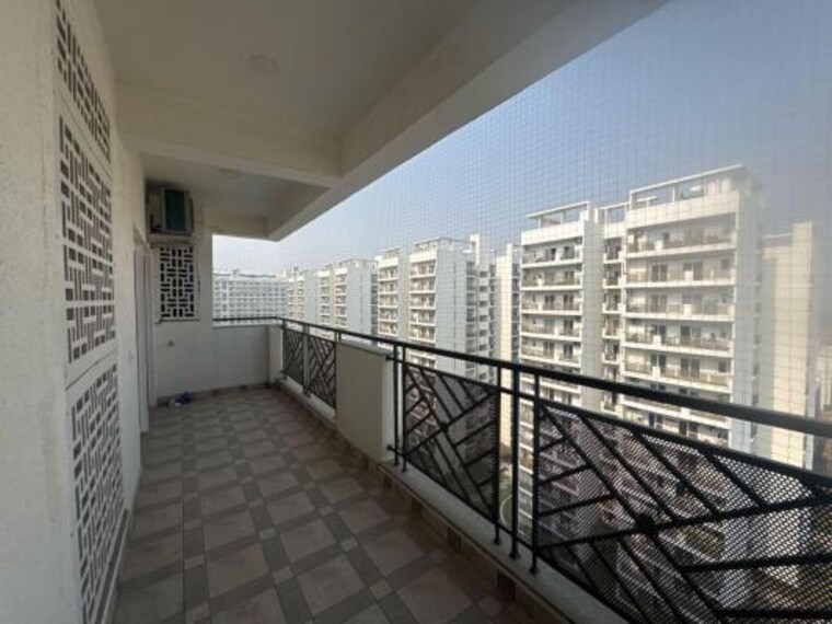 Balcony, central-park-flower-valley-aqua-front-towers 3.5 Bedroom 2189 Sq.Ft. Apartment In Sohna Sector 33 Gurgaon 9564835