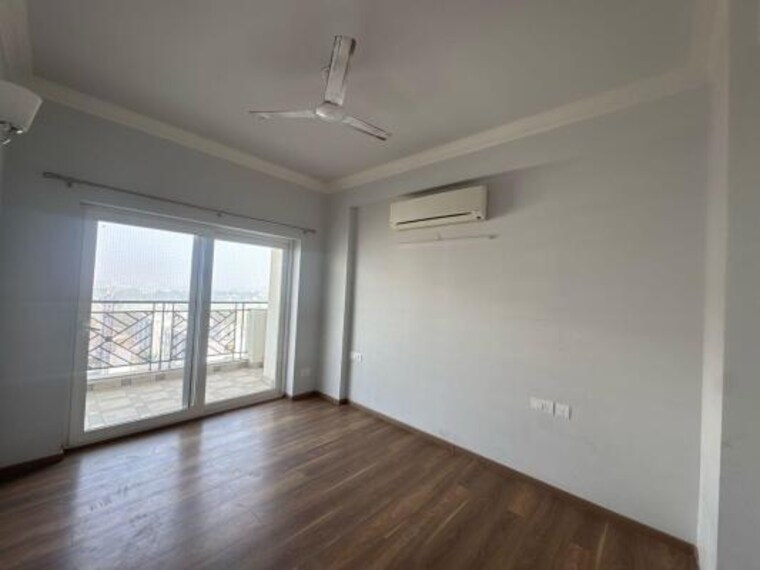 Room, central-park-flower-valley-aqua-front-towers 3.5 Bedroom 2189 Sq.Ft. Apartment In Sohna Sector 33 Gurgaon 9564835