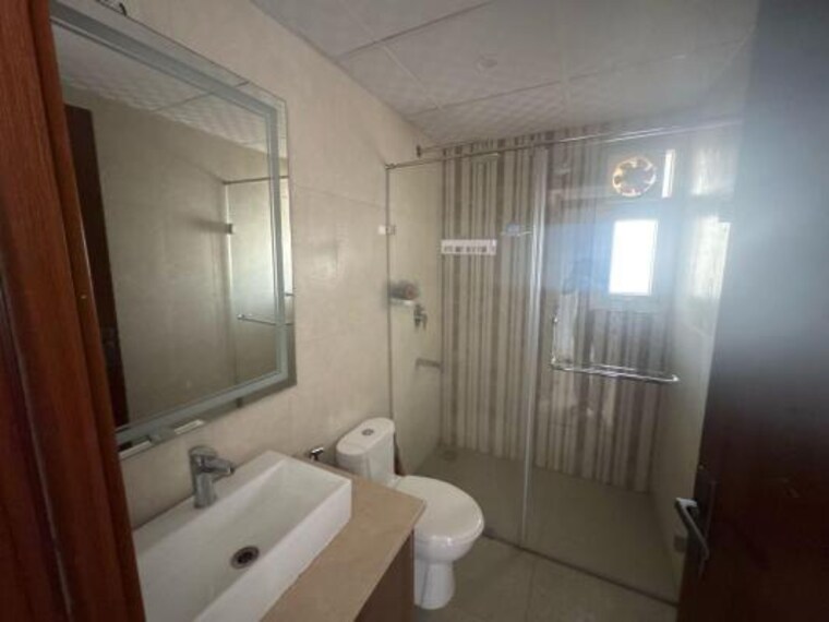 Bathroom, central-park-flower-valley-aqua-front-towers 3.5 Bedroom 2189 Sq.Ft. Apartment In Sohna Sector 33 Gurgaon 9564835
