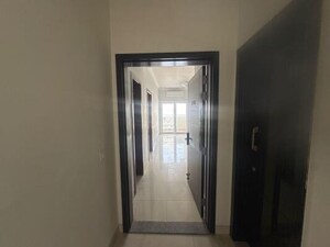 Building Lobby in 3.5 BHK Apartment at Central Park Flower Valley Aqua Front Towers, Sohna Sector 33 – for Rent