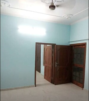 Room in 2 BHK Apartment at Hazratganj – for Rent