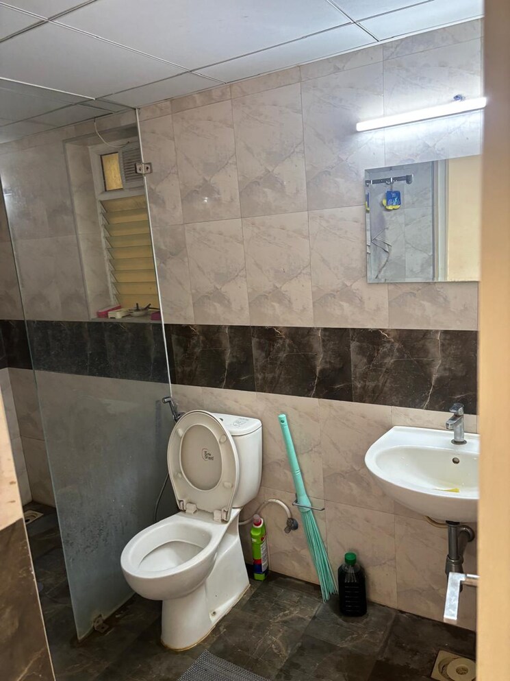 Bathroom, casagrand-lorenza 3 Bedroom 1475 Sq.Ft. Apartment In Kogilu Bangalore 9564837