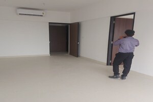 Room in 3 BHK Apartment at Runwal Forests, Kanjurmarg West – for Rent