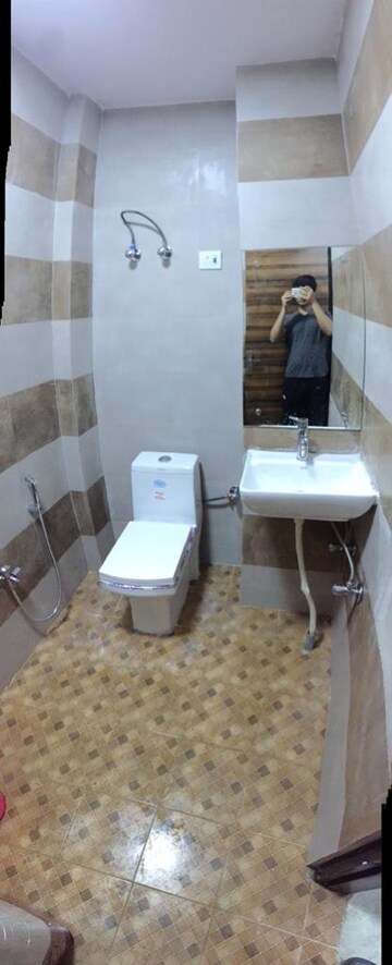 Master Bedroom in 1 BHK Builder Floor at Kalkaji – for Rent