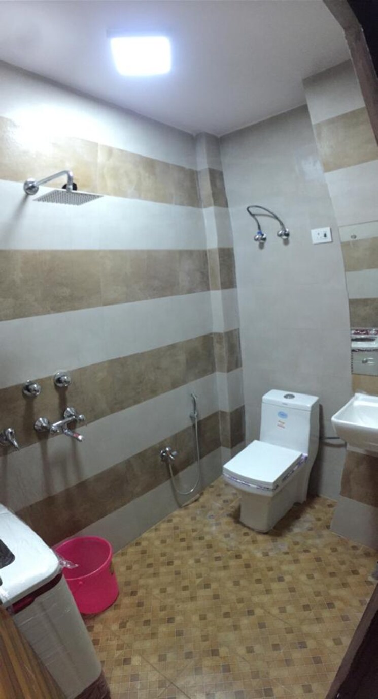 Bathroom, kalkaji 1 Bedroom 505 Sq.Ft. Builder Floor In Kalkaji Delhi 9564915