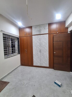 Room in 3 BHK Apartment at Kondapur – for Rent