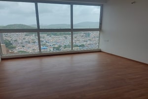 Room in 3 BHK Apartment at Runwal Forests, Kanjurmarg West – for Rent