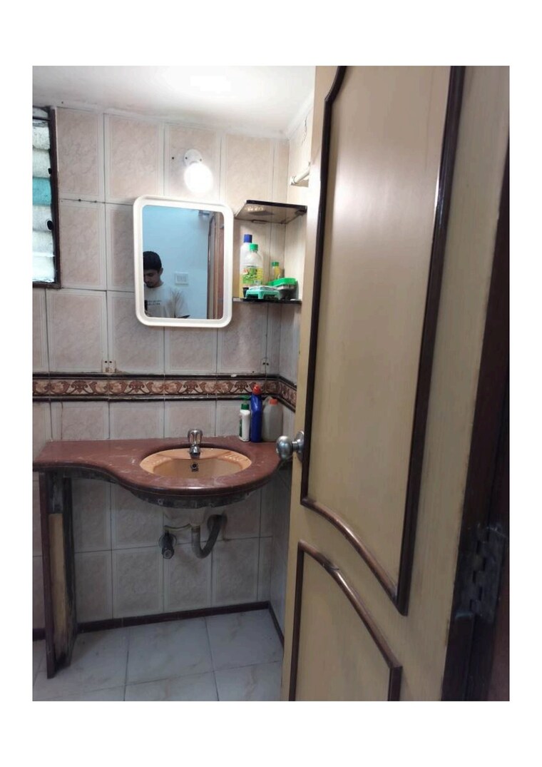 undefined, new-highway-park-e-3-chs 1.5 Bedroom 600 Sq.Ft. Apartment In Kandivali East Mumbai 9564960