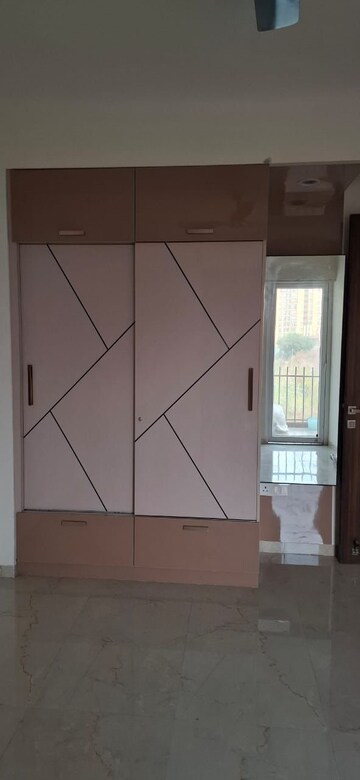 Furnished Amenities in 3.5 BHK Builder Floor at Smart World Gems, Sector 89 – for Rent