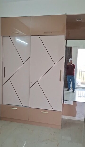 Furnished Amenities in 3.5 BHK Builder Floor at Smart World Gems, Sector 89 – for Rent