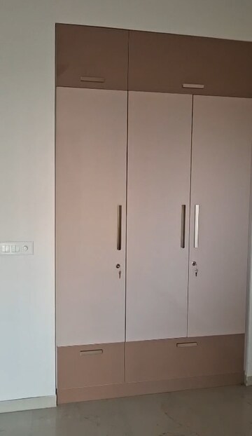 Furnished Amenities in 3.5 BHK Builder Floor at Smart World Gems, Sector 89 – for Rent