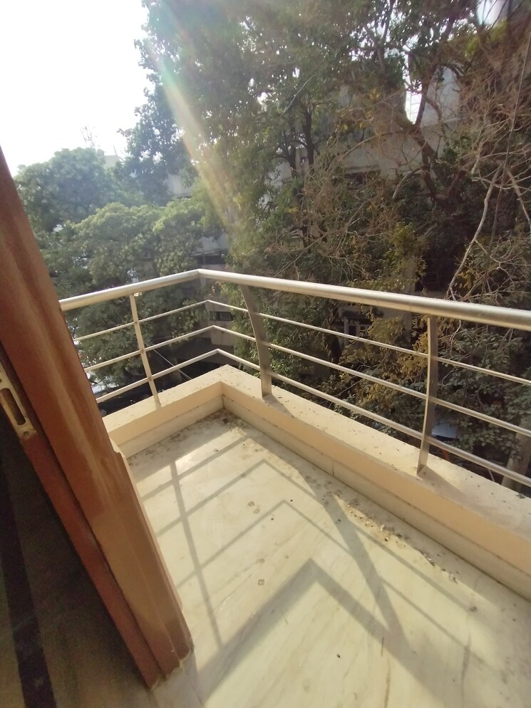 Balcony, south extension ii 3 Bedroom 2340 Sq.Ft. Builder Floor In South Extension ii Delhi 9564963