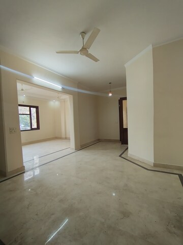 Room in 3 BHK Builder Floor at South Extension ii – for Sale