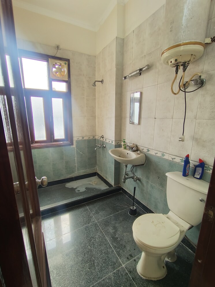 Master Bedroom, south extension ii 3 Bedroom 2340 Sq.Ft. Builder Floor In South Extension ii Delhi 9564963