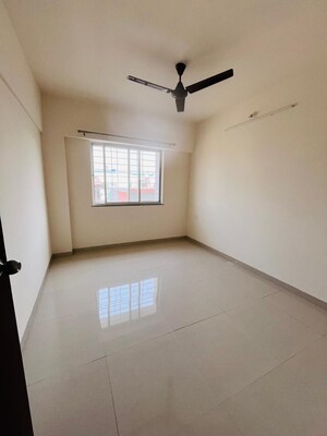 Room in 2 BHK Apartment at Wadgaon Sheri – for Rent