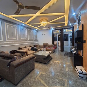 Gym in 3 BHK Builder Floor at Malviya Nagar – for Rent