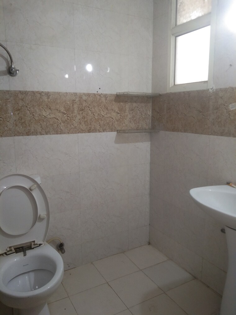 Bathroom, supertech-ecovillage-ii 2 Bedroom 1106 Sq.Ft. Apartment In Sector 16b Greater Noida Greater Noida 9565094
