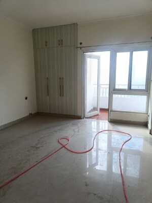 Room in 2.5 BHK Apartment at UPAVP Ganga Yamuna And Hindon Enclave, Pratap Vihar – for Rent