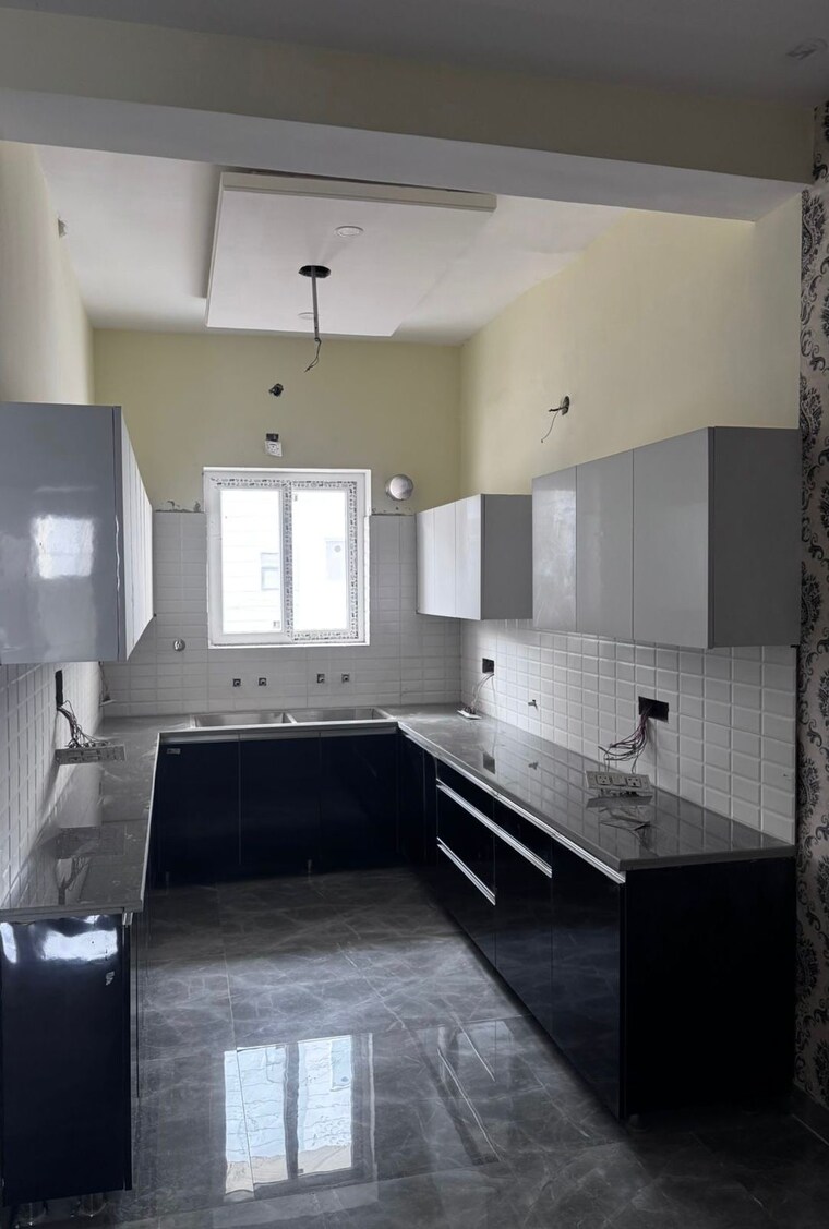 Kitchen, dhakoli 3 Bedroom 110 Sq.Yd. Apartment In Dhakoli Zirakpur 9565086