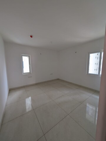 Room in 4 BHK Apartment at Aparna Sarovar Zenith, Nallagandla – for Sale