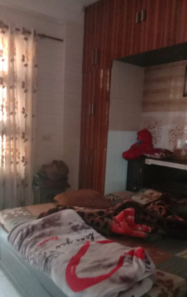 Living Room, shastri nagar 3 Bedroom 110 Sq.Yd. Builder Floor In Shastri Nagar Ghaziabad 9565076