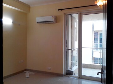 Room in 3.5 BHK Builder Floor at Ansal API Esencia, Sector 67 – for Rent
