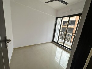 Room in 2.5 BHK Apartment at Shah Royale, Kharghar – for Rent