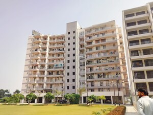 3.5 BHK Apartment – Exterior View View at Pareena Express Heights, Sector 99 - for Rent