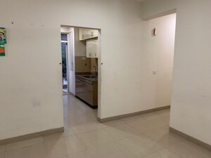 Room in 3.5 BHK Apartment at Emaar Emerald Estate, Sector 65 – for Rent