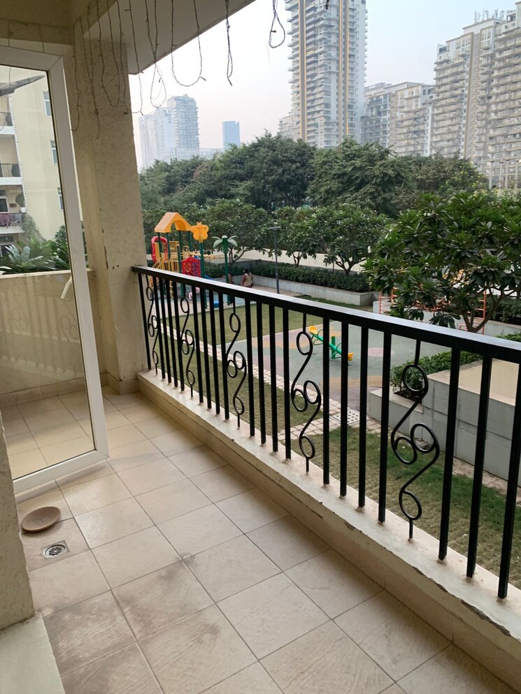 Balcony, emaar-emerald-estate 3.5 Bedroom 1350 Sq.Ft. Apartment In Sector 65 Gurgaon 9565091