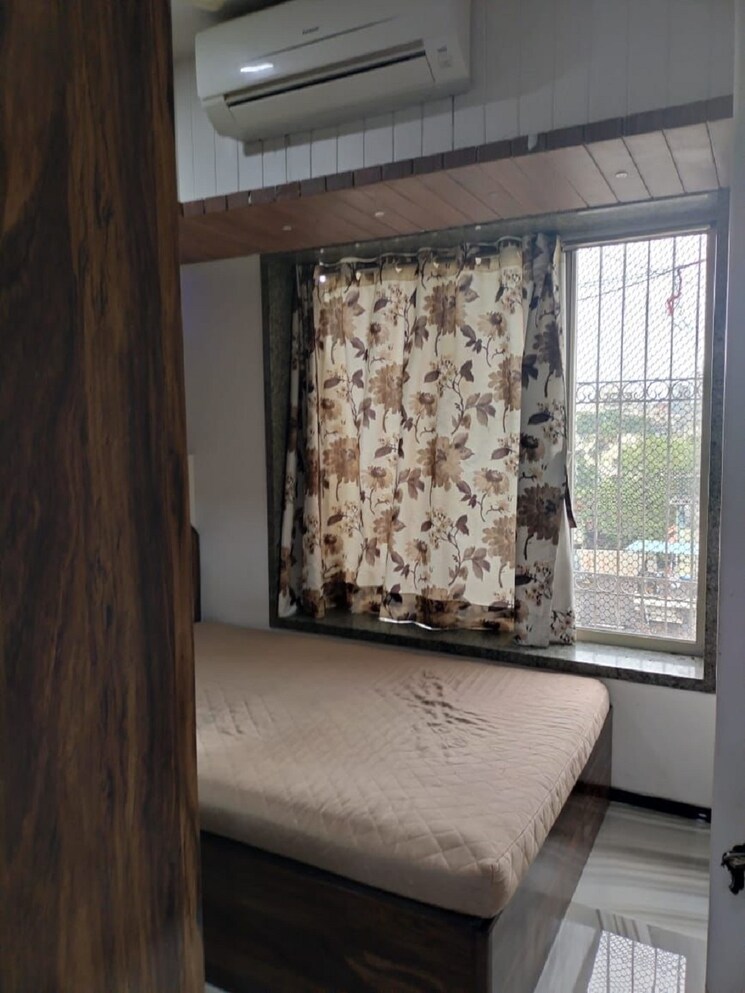 Room, bandra west 1 Bedroom 500 Sq.Ft. Apartment In Bandra West Mumbai 9565109