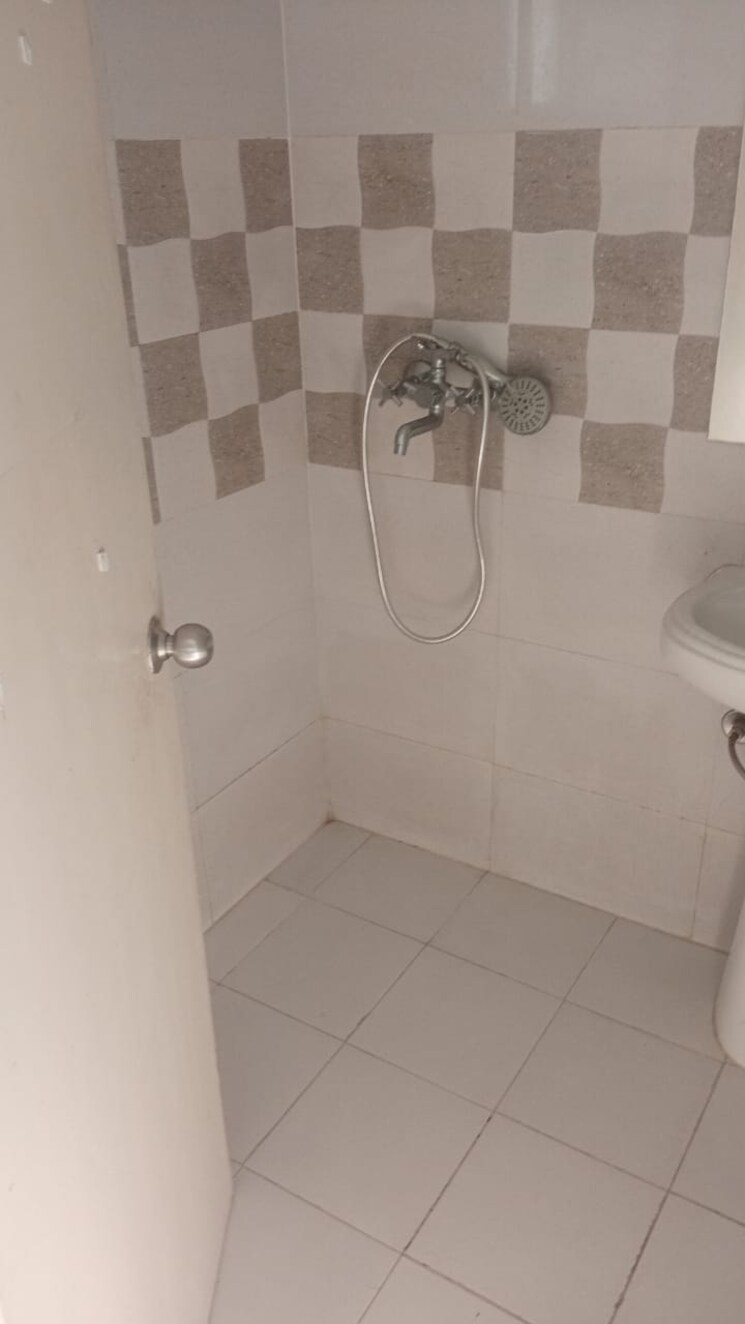 Bathroom, gaur-atulyam 2 Bedroom 955 Sq.Ft. Apartment In Omicron I Greater Noida Greater Noida 9565150