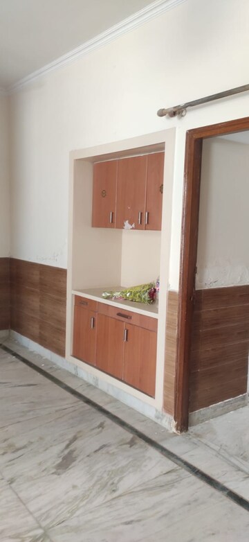 Room in 2 BHK Apartment at Gaur Atulyam, Omicron I Greater Noida – for Sale