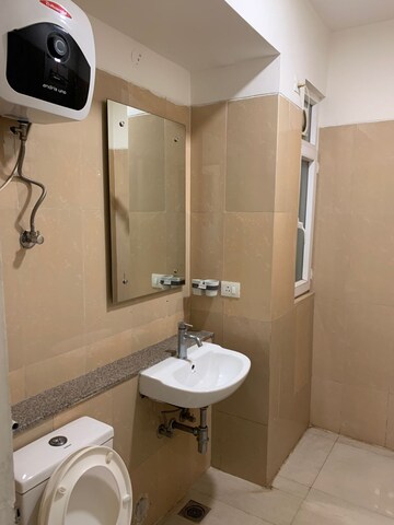 Bathroom in 3.5 BHK Apartment at Emaar Emerald Estate, Sector 65 – for Rent