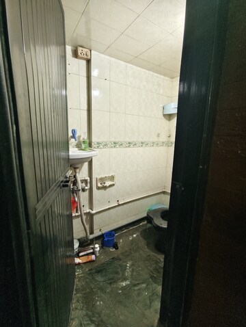 Bathroom in 1 BHK Apartment at Unity Apartment Malad, Malad West – for Rent