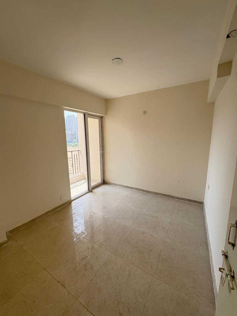 2 BHK Apartment For Rent in Signature The Millennia 3