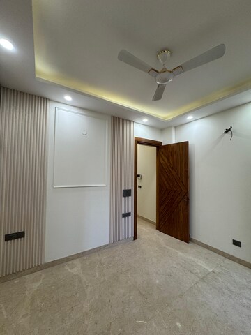 Room in 2 BHK Builder Floor at Malviya Nagar – for Sale
