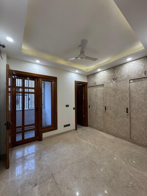 Room in 2 BHK Builder Floor at Malviya Nagar – for Sale