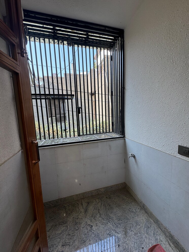 Balcony, malviya nagar 2 Bedroom 900 Sq.Ft. Builder Floor In Malviya Nagar Delhi 9565200