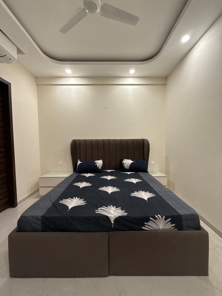 Team Area, smart-world-orchard 3 Bedroom 1680 Sq.Ft. Apartment In Sector 61 Gurgaon 9565220