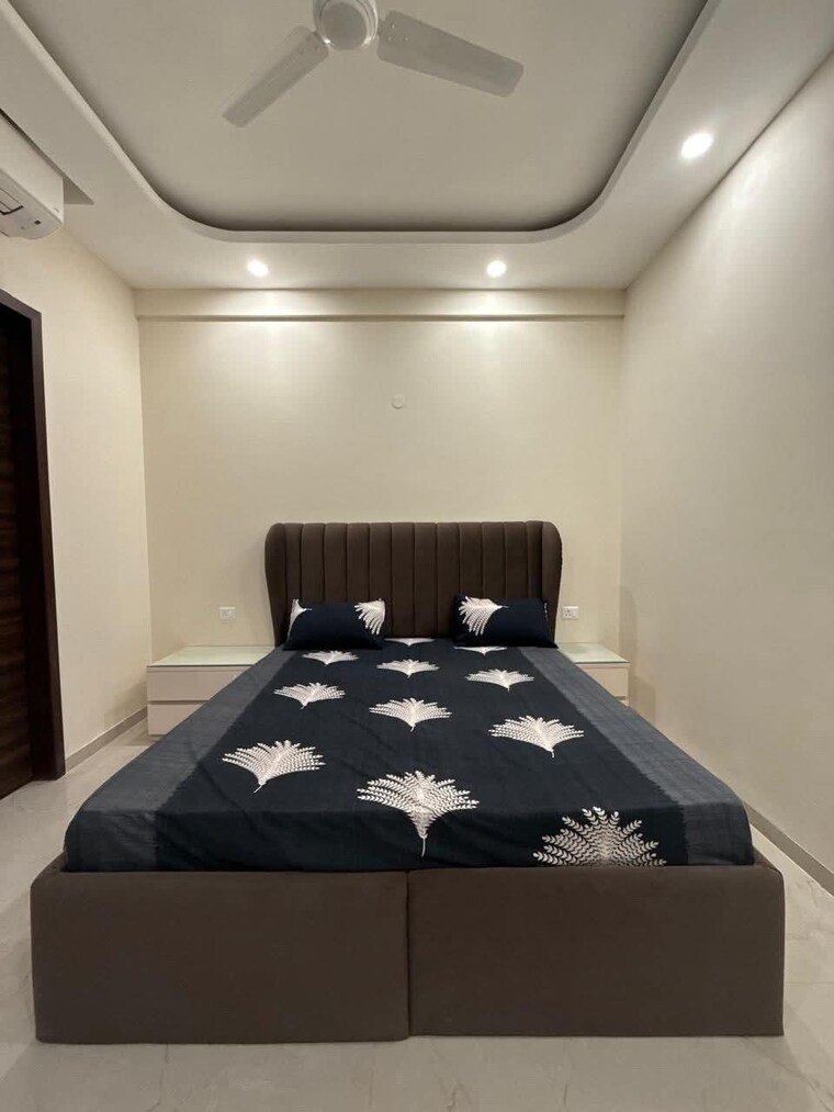 Team Area, smart-world-orchard 3 Bedroom 1680 Sq.Ft. Apartment In Sector 61 Gurgaon 9565220