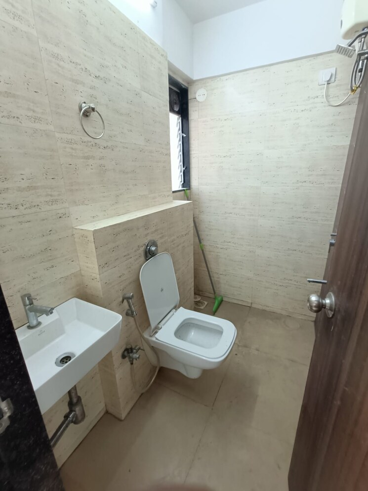 Bathroom, lotus-residency-goregaon-west 1 Bedroom 436 Sq.Ft. Apartment In Goregaon West Mumbai 9565228