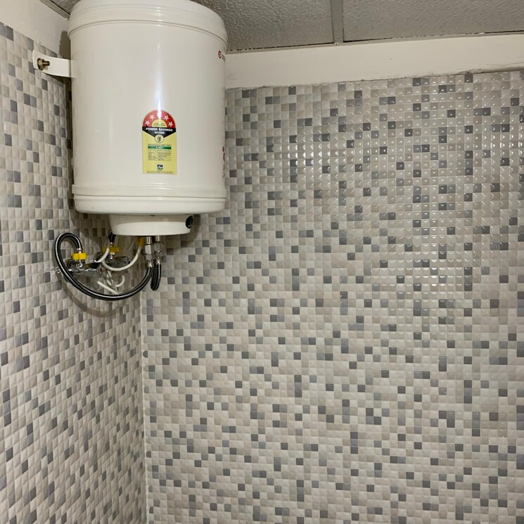 Bathroom, aditya-celebrity-homes 1 Bedroom 550 Sq.Ft. Apartment In Sector 76 Noida 9565257