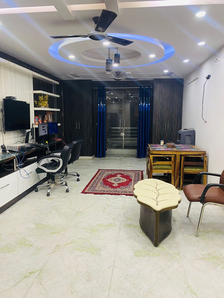 Room, ip extension 3 Bedroom 1400 Sq.Ft. Apartment In Ip Extension Delhi 9565267