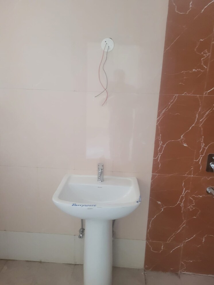 Bathroom, aditya-empress-towers 3 Bedroom 2100 Sq.Ft. Apartment In Shaikpet Hyderabad 9565359