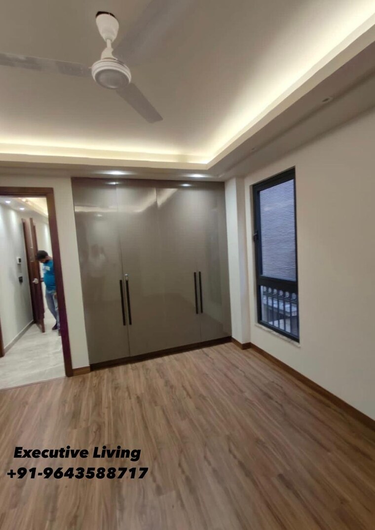 Room, shivalik colony 3 Bedroom 1800 Sq.Ft. Builder Floor In Shivalik Colony Delhi 9565280