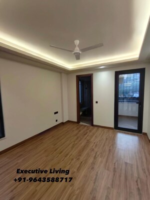 Room in 3 BHK Builder Floor at Shivalik Colony – for Rent