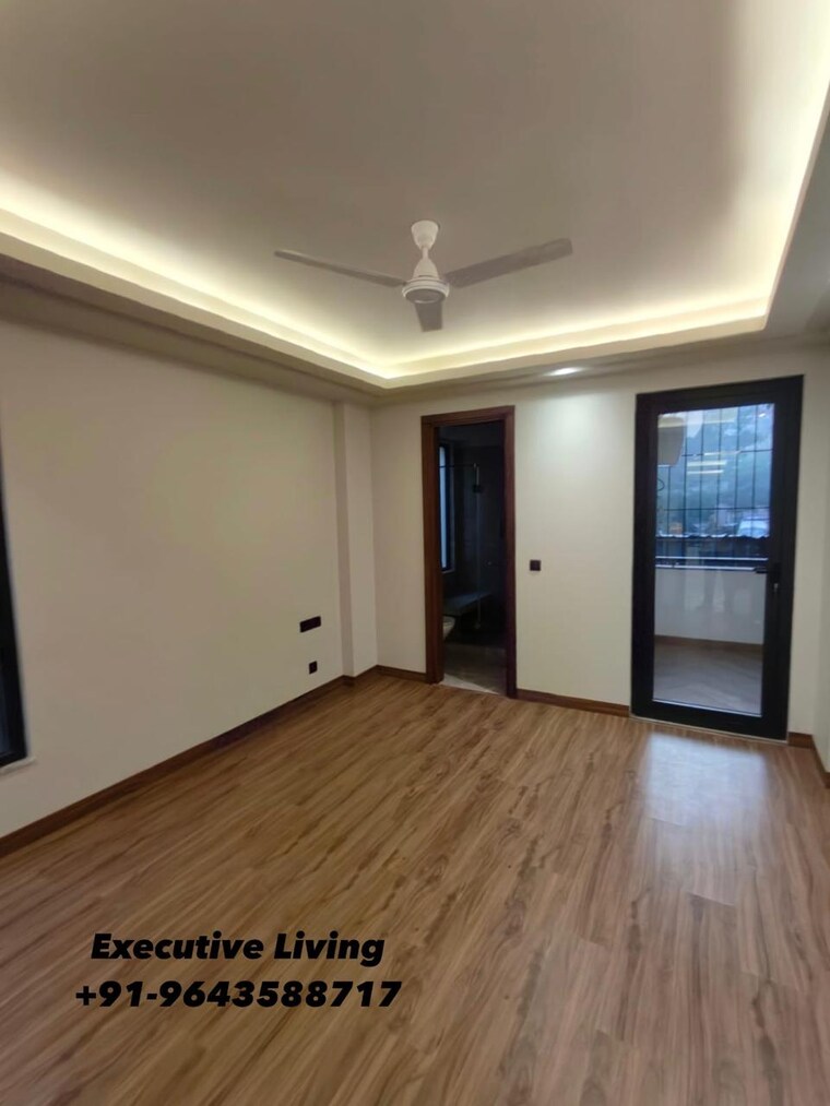 Room, shivalik colony 3 Bedroom 1800 Sq.Ft. Builder Floor In Shivalik Colony Delhi 9565280