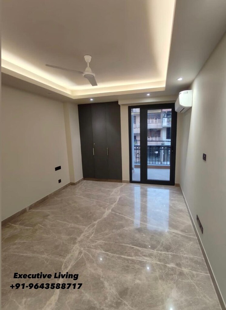 Room, shivalik colony 3 Bedroom 1800 Sq.Ft. Builder Floor In Shivalik Colony Delhi 9565280